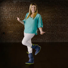 Load image into Gallery viewer, SEAL SHOE COVER WITH BUILT-IN PACKABLE TRAVEL POUCH